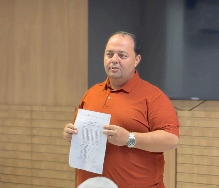 Léo cobra da Samarco maior compromisso com o desenvolvimento local e pede que valorizem empreendedores de Anchieta