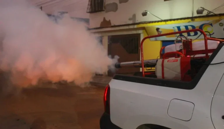 Cachoeiro intensifica combate à dengue com fumacê e aplicação de inseticida
