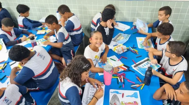 Vila Velha abre seleção na Educação com salário de até R$ 4,2 mil