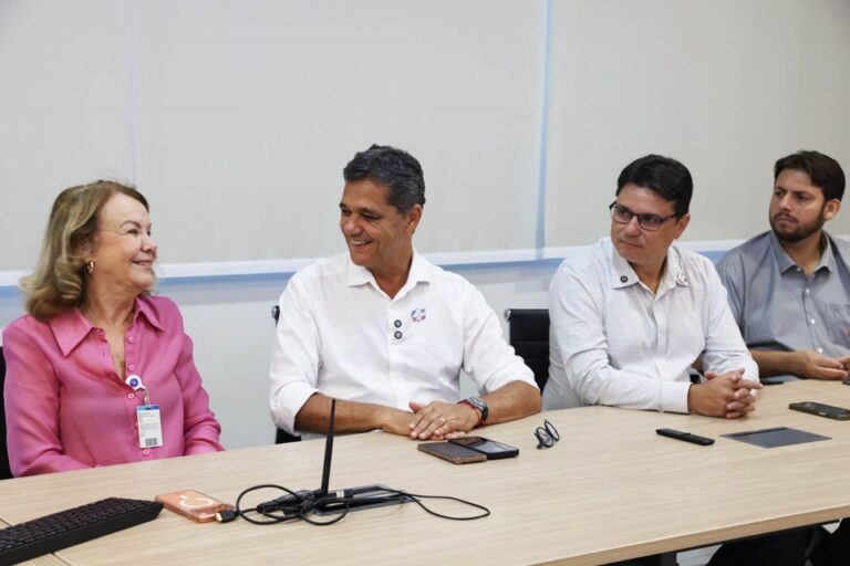 Ricardo Ferraço amplia leitos de oncologia pelo SUS no Hospital Santa Rita