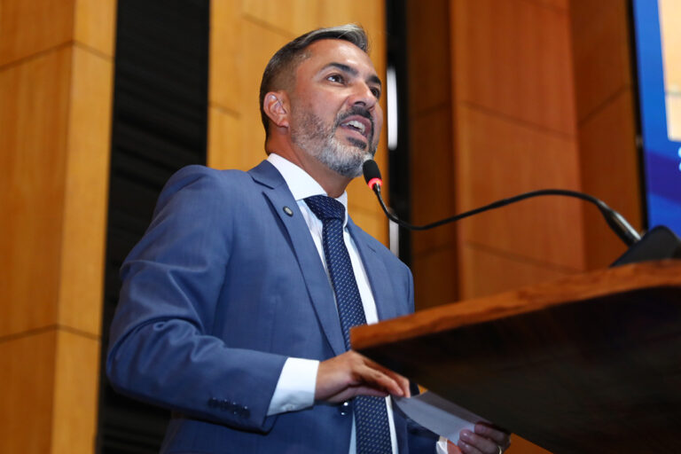 Tyago Hoffmann reassume mandato de deputado após deixar o comando da Saúde